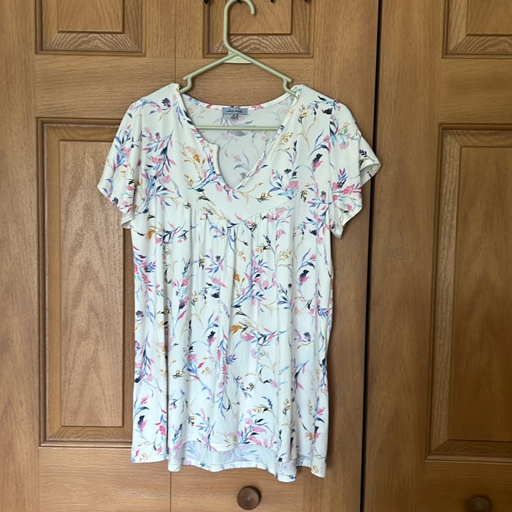 NWT White Birch Floral Top Size Medium